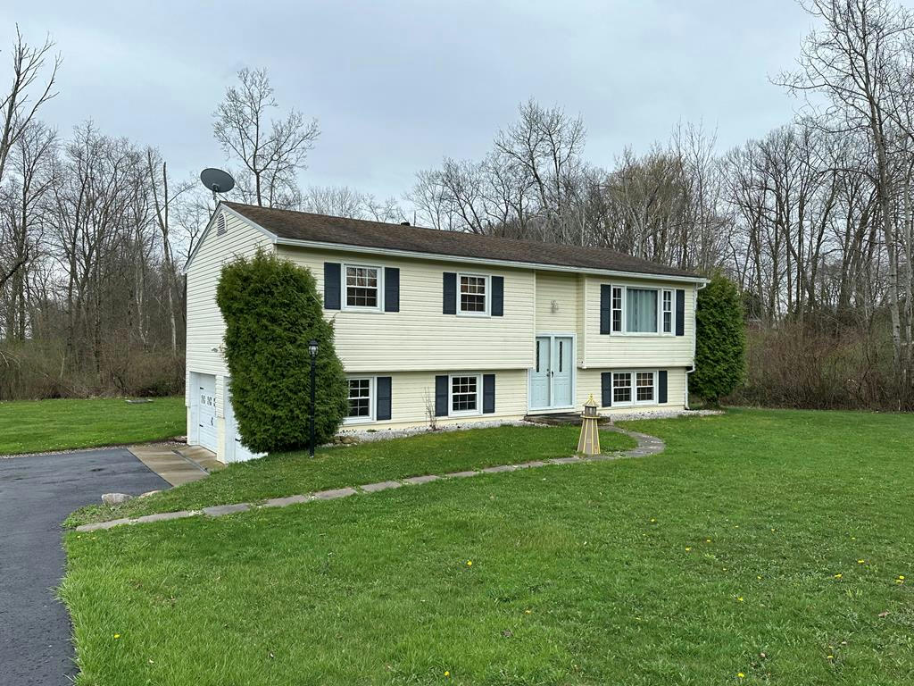 21515 BEVERLY DR, MEADVILLE, PA 16335, photo 1 of 32