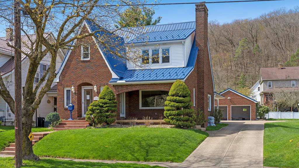630 GRANT ST, FRANKLIN, PA 16323, photo 1 of 34
